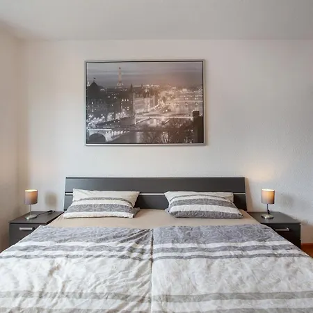 Haus Castellbergblick Mit Balkon 아파트